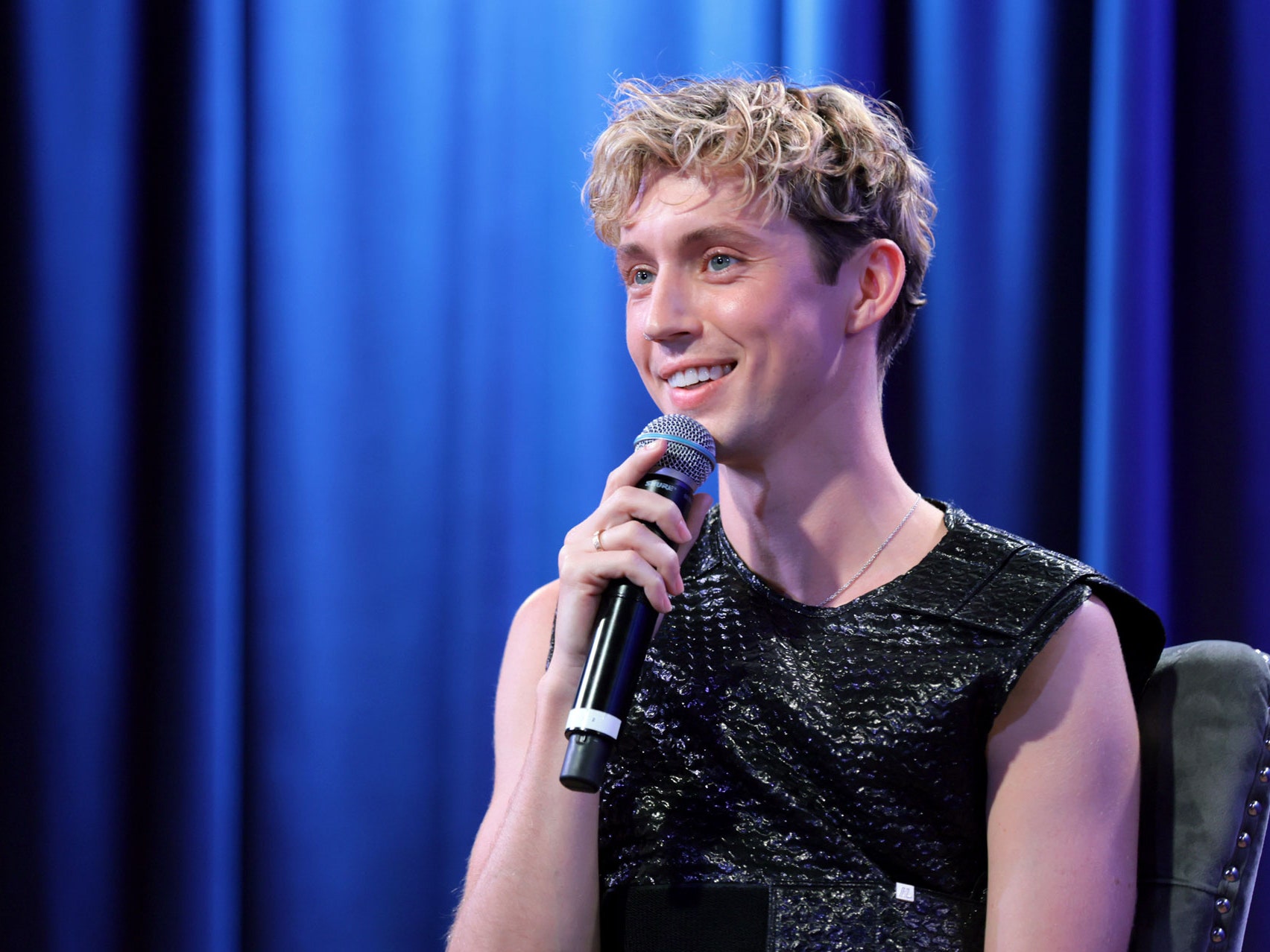 Troye Sivan Defends Himself: If You Say “Twink” When You Mean “F*ggot,” It’s Still a Slur